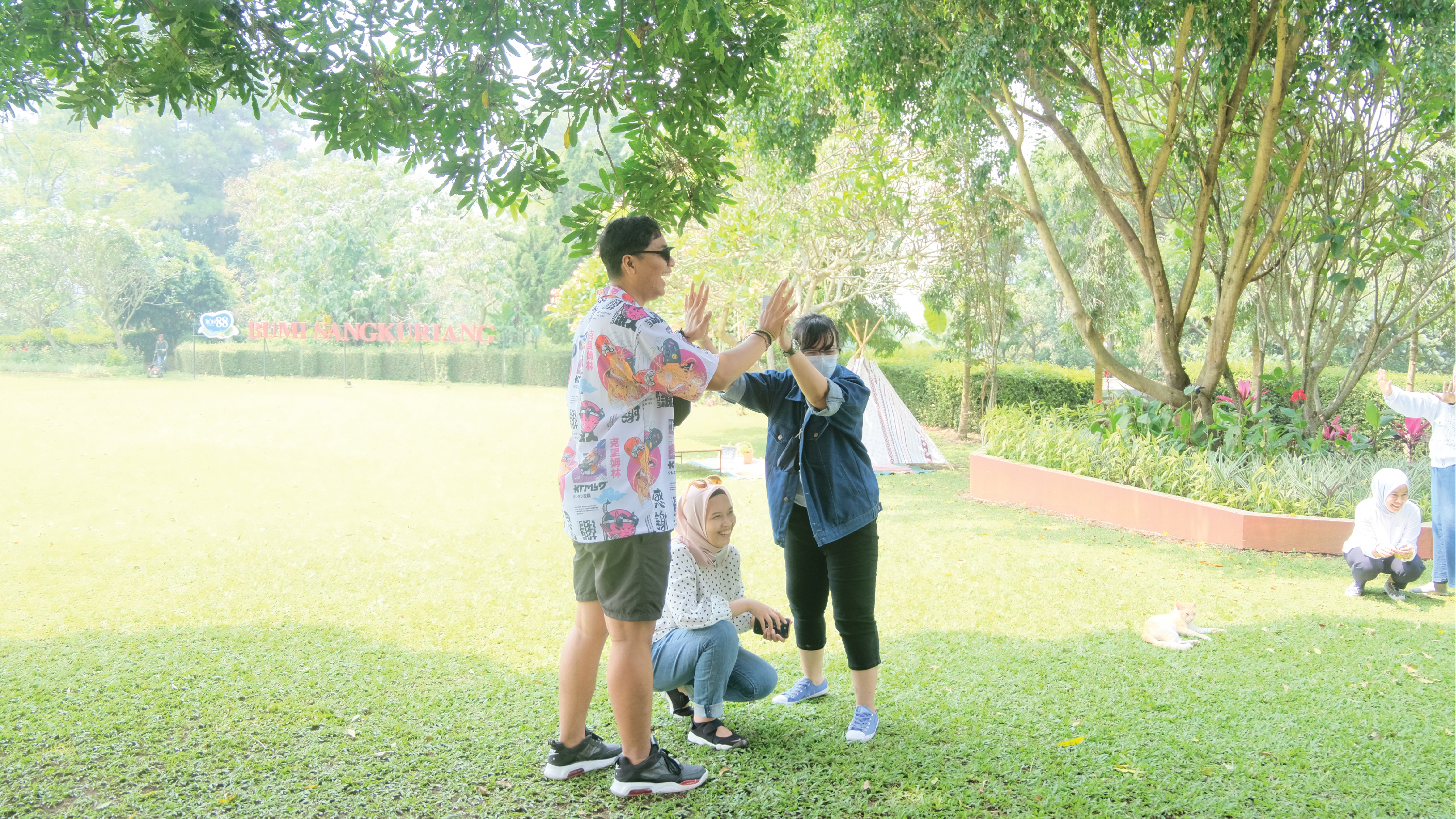 Gambar Ketiga